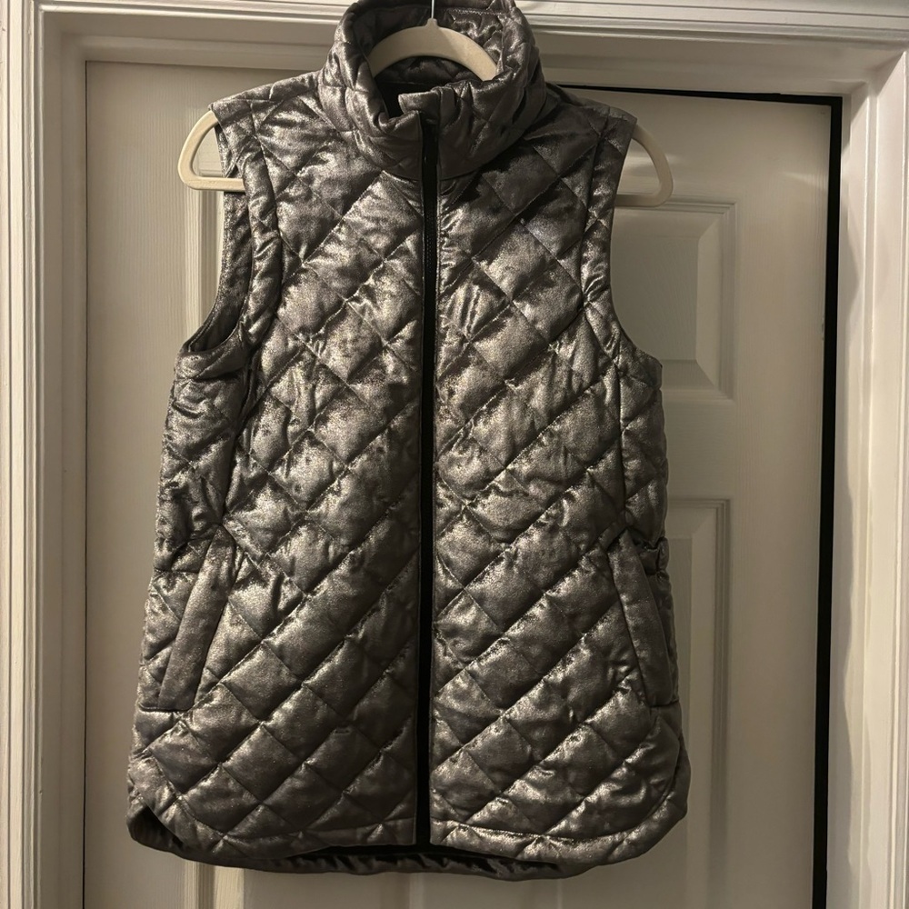 Athleta Whisper Metallic Velvet‎ Vest in Coffee House XS - Picture 6 of 15